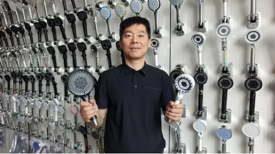 配资专业炒股配资门户 重生的TA | 中国花洒之乡突围：从滞销与绝望，到救赎与从容